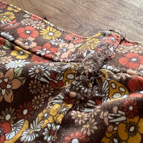 HOLLISTER 70s Vintage Inspired Mushroom & Floral High Waisted Flare Pants, Small - Picture 6 of 8